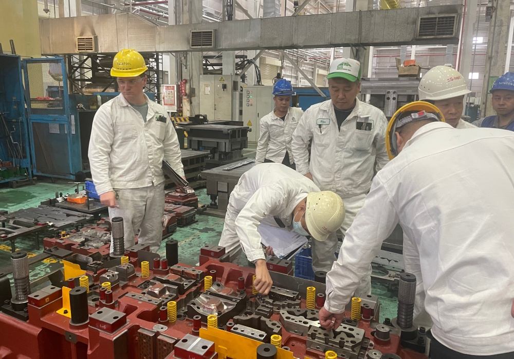 美国知名汽车制造商圆满验收东日工业精密冲压模具，盛赞项目交付与卓越品质